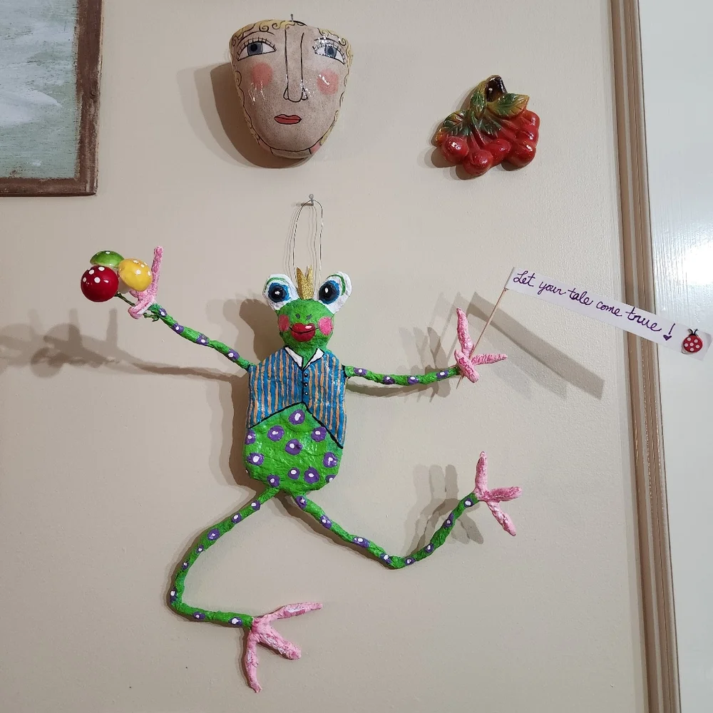 New handmade spun cotton frog figure. - Picture 2 of 3